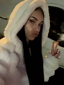 Snapshot of ilariea_girl chatting on November 7, 8:20 pm ilariea girl online show from November 7, 8:20 pm