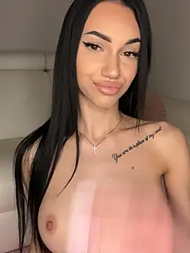 Snapshot of ilariea_girl chatting on January 14, 11:42 pm ilariea girl online show from January 14, 11:42 pm