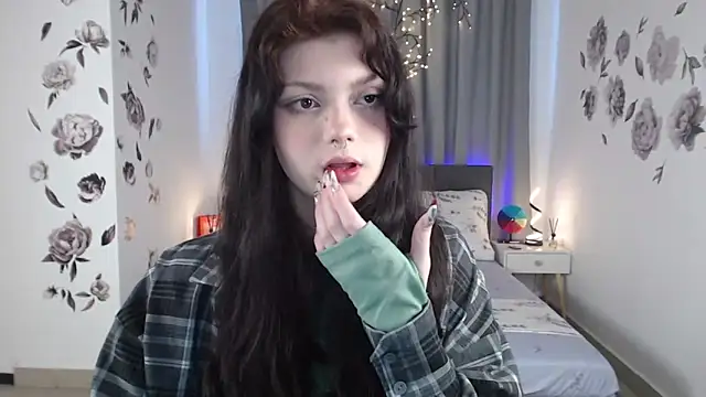 Snapshot of MileyRood chatting on October 6, 11:13 pm MileyRood online show from October 6, 11:13 pm