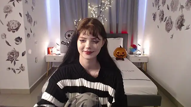 Snapshot of MileyRood chatting on October 28, 11:40 pm MileyRood online show from October 28, 11:40 pm