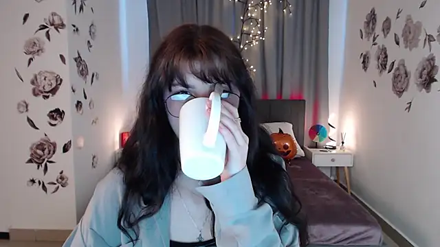 Snapshot of MileyRood chatting on November 5, 11:27 pm MileyRood online show from November 5, 11:27 pm