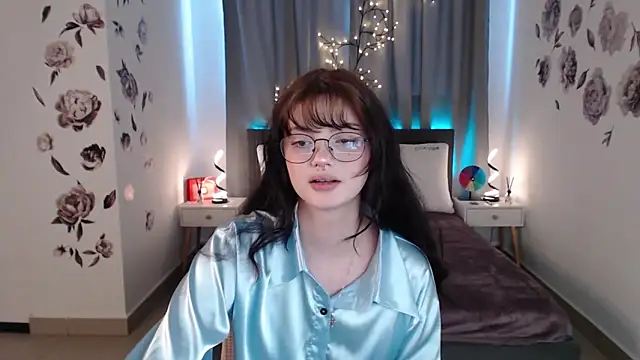 Snapshot of MileyRood chatting on November 14, 2:10 am MileyRood online show from November 14, 2:10 am