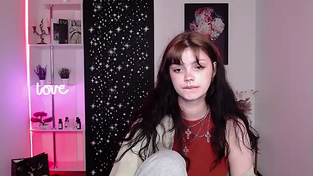 Snapshot of MileyRood chatting on November 18, 1:55 am MileyRood online show from November 18, 1:55 am