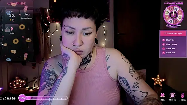 Snapshot of Senorita__Dakota chatting on November 15, 11:43 pm Senorita Dakota online show from November 15, 11:43 pm