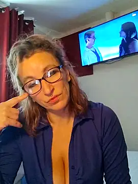 Fifi83Bell online show from December 17, 12:44 pm