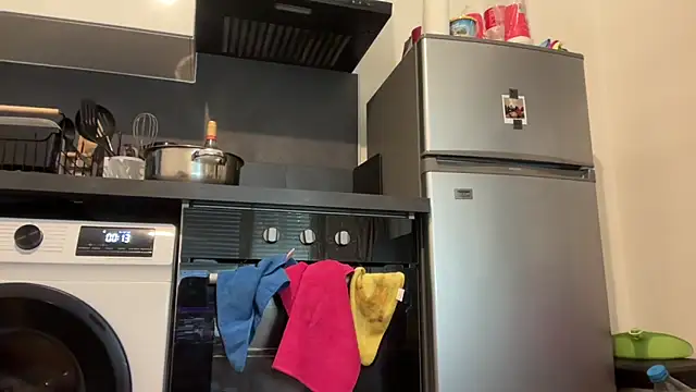 nanaisbackk online show from November 4, 8:13 am