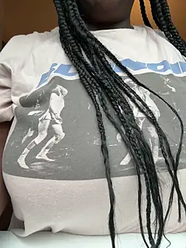 nanaisbackk online show from November 23, 1:33 pm