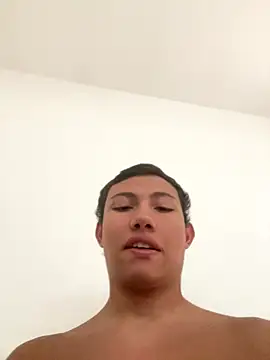 Snapshot of Davomg chatting on November 18, 6:12 pm Davomg online show from November 18, 6:12 pm