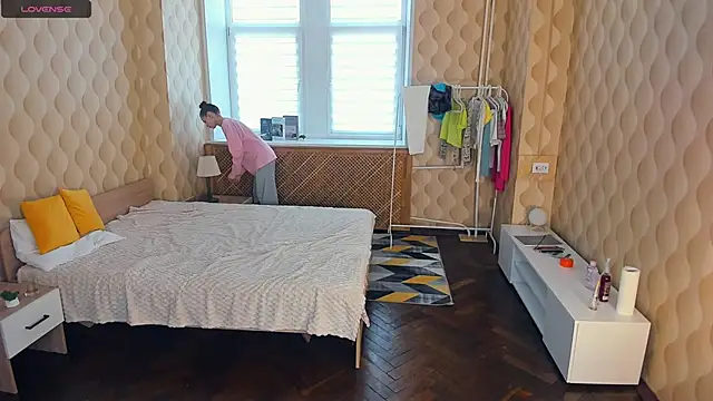 Snapshot of JinnyMcie chatting on November 1, 9:22 am JinnyMcie online show from November 1, 9:22 am