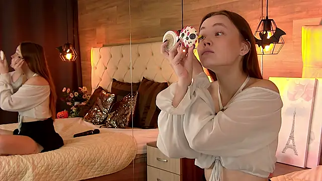 Snapshot of EmmaCamm chatting on October 28, 7:01 am EmmaCamm online show from October 28, 7:01 am