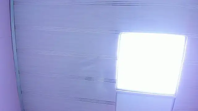 Snapshot of LeaMoreau22 chatting on October 22, 11:10 am LeaMoreau22 online show from October 22, 11:10 am