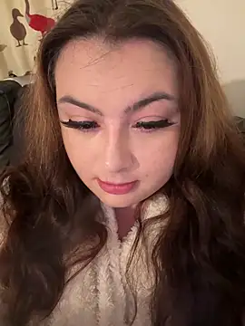 Snapshot of MadelineLeah chatting on June 2, 8:00 pm MadelineLeah online show from June 2, 8:00 pm