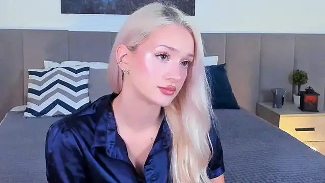 SugarWhisper online show from October 11, 3:43 pm