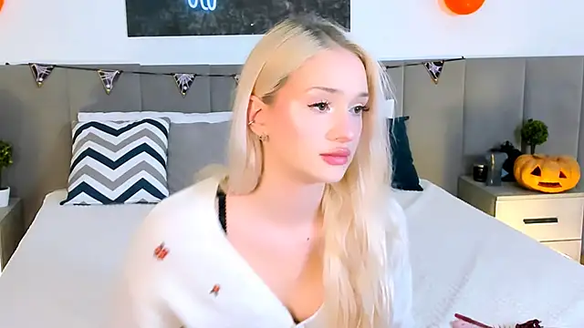 SugarWhisper online show from October 31, 4:41 pm