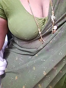 Snapshot of Tamil_Ammani chatting on August 5, 10:55 pm Tamil Ammani online show from August 5, 10:55 pm