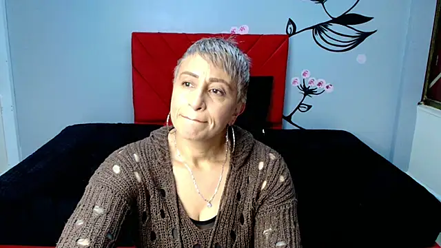 Snapshot of Charlotte__Gray chatting on October 29, 12:18 pm Charlotte Gray online show from October 29, 12:18 pm