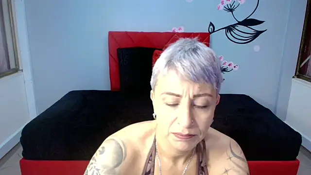 Snapshot of Charlotte__Gray chatting on November 8, 12:16 pm Charlotte Gray online show from November 8, 12:16 pm