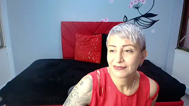 Snapshot of Charlotte__Gray chatting on November 10, 12:15 pm Charlotte Gray online show from November 10, 12:15 pm