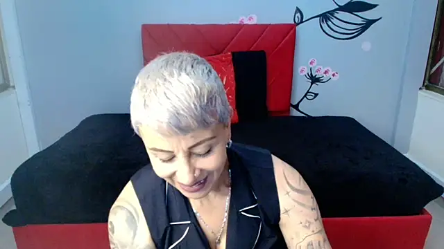 Snapshot of Charlotte__Gray chatting on November 11, 12:27 pm Charlotte Gray online show from November 11, 12:27 pm