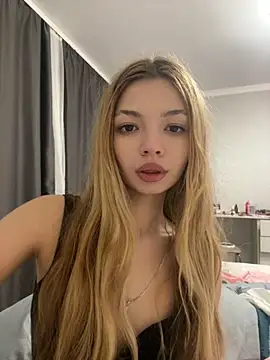  Siennaaa  online show from November 28, 8:55 pm