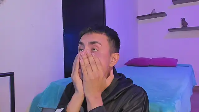 Snapshot of Nyko_ds chatting on November 15, 4:21 am Nyko ds online show from November 15, 4:21 am