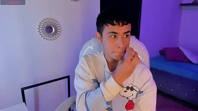 Snapshot of Nyko_ds chatting on December 2, 4:07 am Nyko ds online show from December 2, 4:07 am