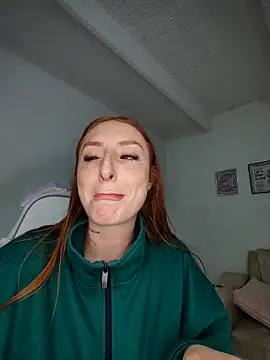 Snapshot of Bennuluspeach_ chatting on October 26, 5:24 am Bennuluspeach online show from October 26, 5:24 am