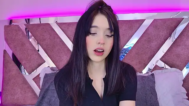 MeganR  online show from June 27, 3:22 am