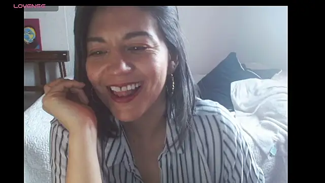 Snapshot of XxAntonellaxxx chatting on April 28, 6:46 pm XxAntonellaxxx online show from April 28, 6:46 pm