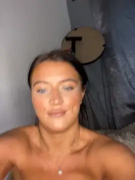 LolaReaX online show from April 15, 12:12 pm