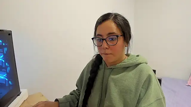 Snapshot of Venus_cat_ chatting on October 23, 12:54 am Venus cat online show from October 23, 12:54 am