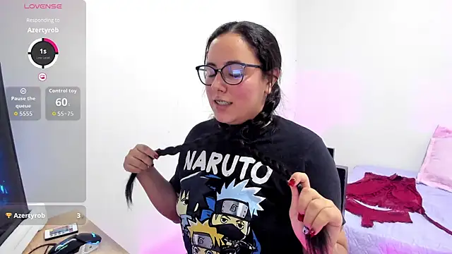 Snapshot of Venus_cat_ chatting on October 23, 11:24 pm Venus cat online show from October 23, 11:24 pm