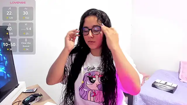 Snapshot of Venus_cat_ chatting on October 28, 2:53 pm Venus cat online show from October 28, 2:53 pm