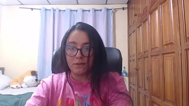 Snapshot of Venus_cat_ chatting on February 5, 3:44 am Venus cat online show from February 5, 3:44 am