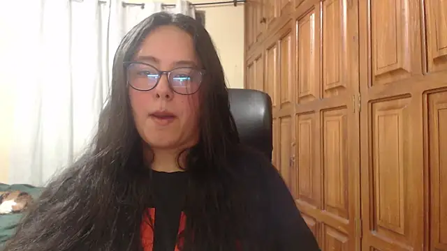 Snapshot of Venus_cat_ chatting on February 21, 3:18 am Venus cat online show from February 21, 3:18 am