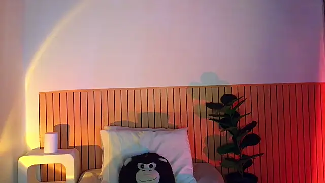 emma web  online show from June 12, 12:04 pm