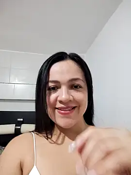 LindaSalo33 online show from October 2, 2:40 am