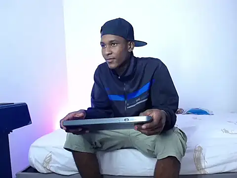 Snapshot of TITAN_SEX333 chatting on October 9, 11:03 pm TITAN SEX333 online show from October 9, 11:03 pm