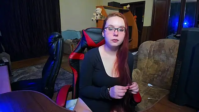 JustFoxyee online show from December 3, 1:02 am