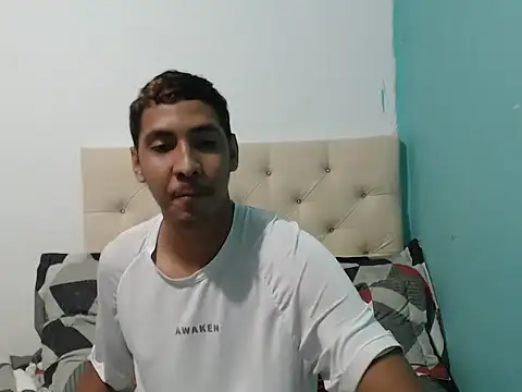 Snapshot of Kiarayalex chatting on October 5, 12:53 am Kiarayalex online show from October 5, 12:53 am