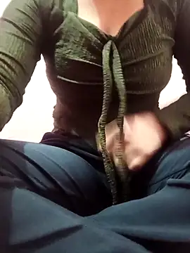 Snapshot of Itz_cat01 chatting on December 19, 1:07 pm Itz cat01 online show from December 19, 1:07 pm