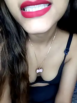 Snapshot of Kitty_18teen chatting on November 19, 5:24 pm Kitty 18teen online show from November 19, 5:24 pm