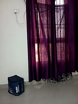 Snapshot of Kitty_18teen chatting on November 24, 10:15 am Kitty 18teen online show from November 24, 10:15 am