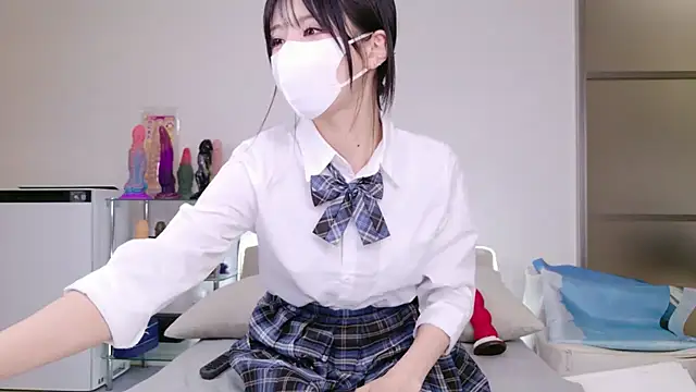 hana-08787- online show from July 25, 11:19 am