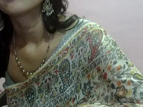 Snapshot of Laila_Cute chatting on July 7, 3:42 am Laila Cute online show from July 7, 3:42 am