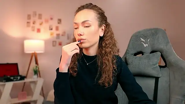 Snapshot of branchwithflowerss chatting on October 2, 1:51 pm branchwithflowerss online show from October 2, 1:51 pm