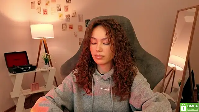 Snapshot of branchwithflowerss chatting on October 23, 11:53 am branchwithflowerss online show from October 23, 11:53 am