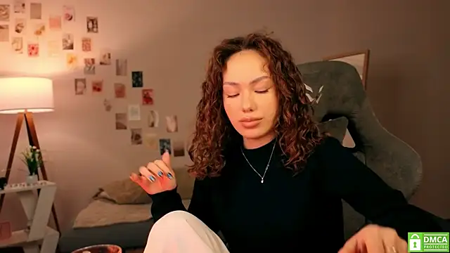 Snapshot of branchwithflowerss chatting on October 28, 12:09 pm branchwithflowerss online show from October 28, 12:09 pm