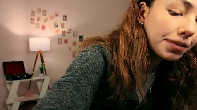 Snapshot of branchwithflowerss chatting on November 28, 12:41 pm branchwithflowerss online show from November 28, 12:41 pm