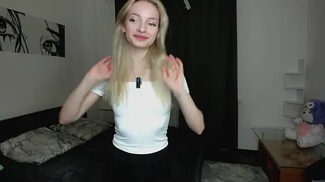 Snapshot of PocketDollX chatting on October 24, 1:51 pm PocketDollX online show from October 24, 1:51 pm